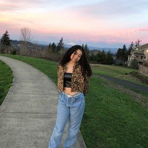 Meet your Posher, Lena